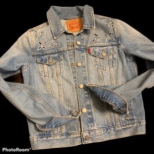 Levi denim jacket cutout medium